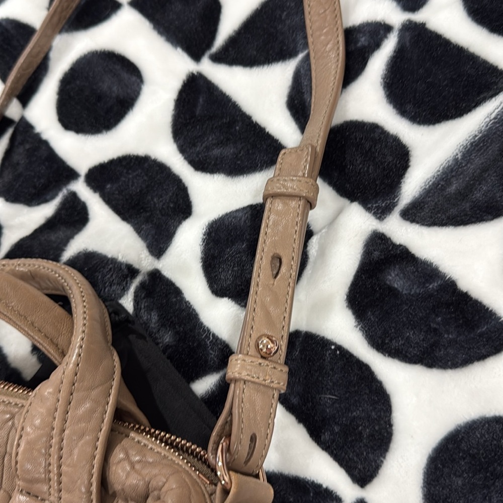 🚫 SOLD 🚫 Alexander Wang Rocco Handbag in Latte with Rose Gold Hardware - Picture 12 of 16